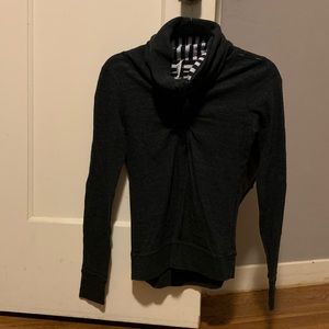 Lululemon In a Cinch Long Sleeve Tee, size 2